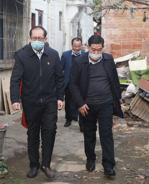 信阳市住房beat365官网下载_365betribo88_农村365今日头条主页中心领导慰问信柴社区困难职工