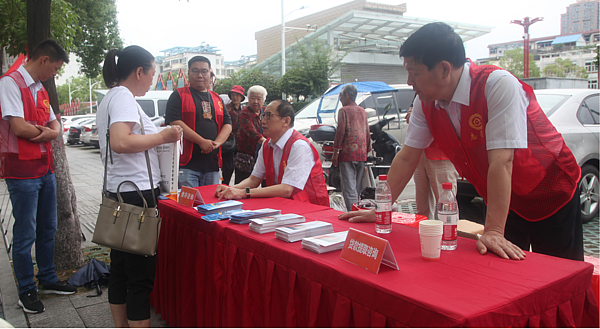 信阳市住房beat365官网下载_365betribo88_农村365今日头条主页中心开展纪念住房beat365官网下载_365betribo88_农村365今日头条主页制度建立30周年集中宣传活动